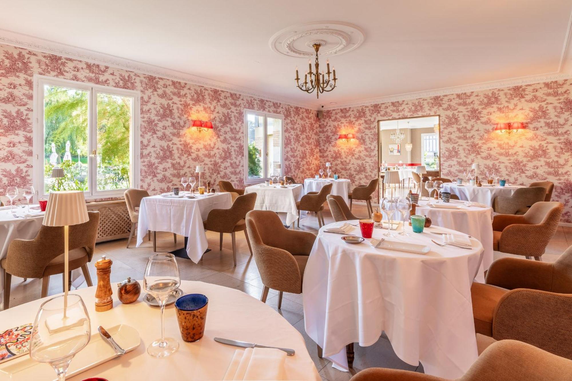 Le Manoir De La Poterie & Spa Cricquebœuf Esterno foto